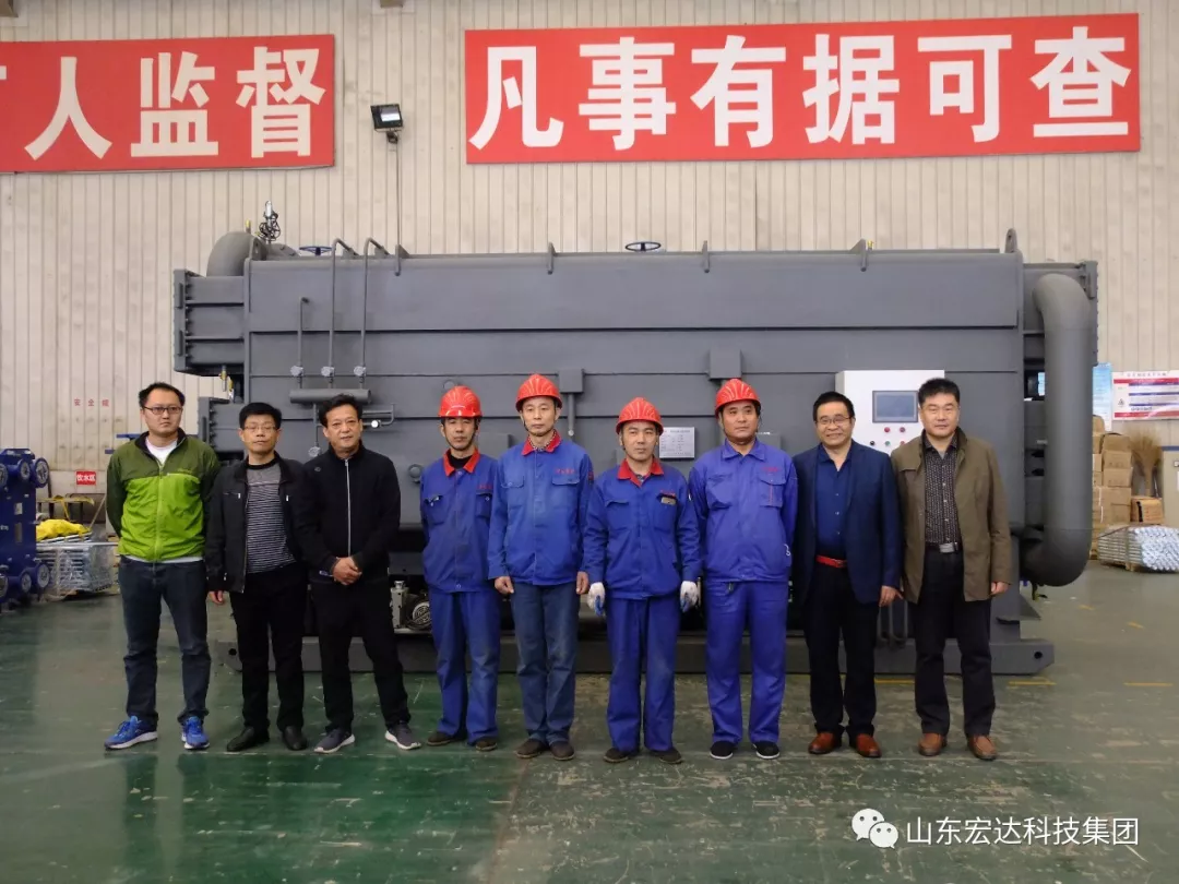 同花顺电子体育张总与新产品研制小组合影
