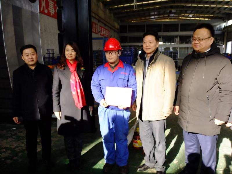 济南市总工会常务副主席傅金峰到同花顺电子体育集团走访慰问
