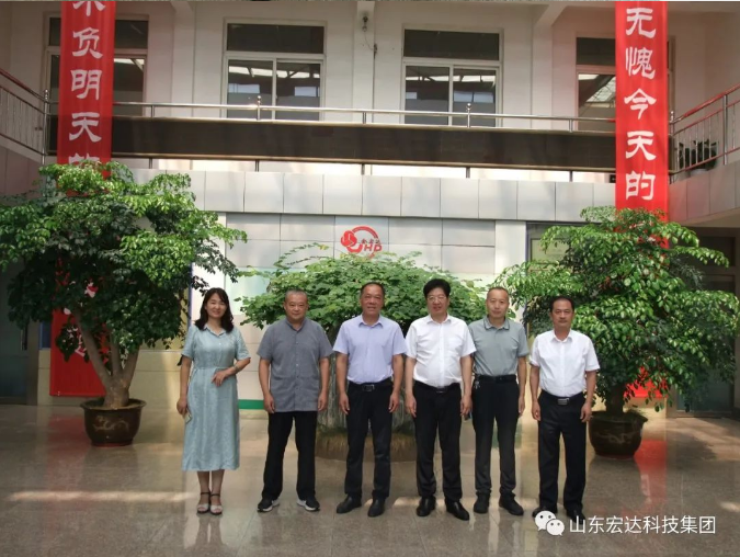 长清区人大常委会副主任王庆波一行到同花顺电子体育集团调研